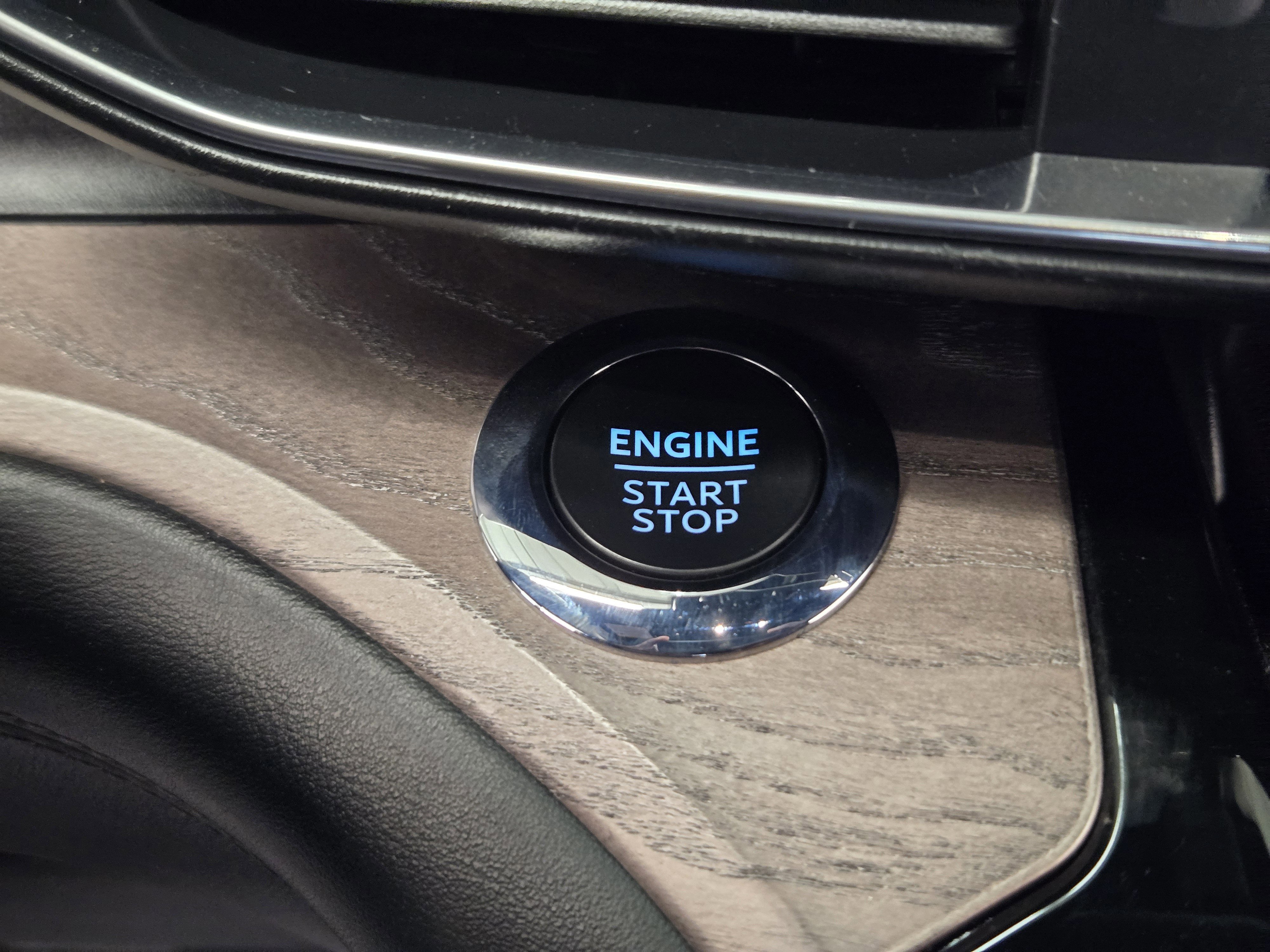 Certified 2023 Ford Explorer Platinum image 19