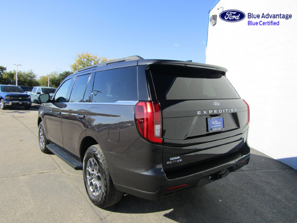 Certified 2025 Ford Expedition Active AWD/4WD image 7