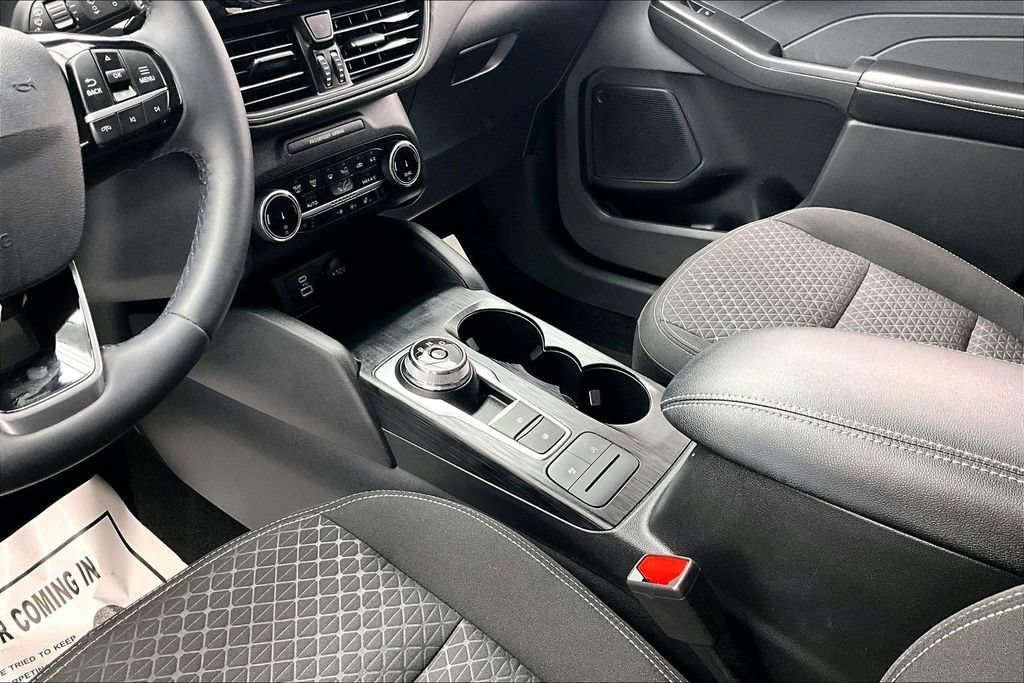 Certified 2023 Ford Escape Active AWD/4WD image 15
