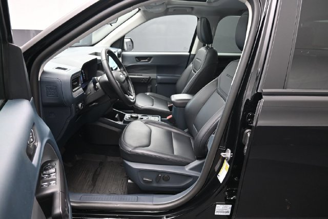 Certified 2025 Ford Maverick Lariat w/ Black Appearance Package AWD/4WD image 10