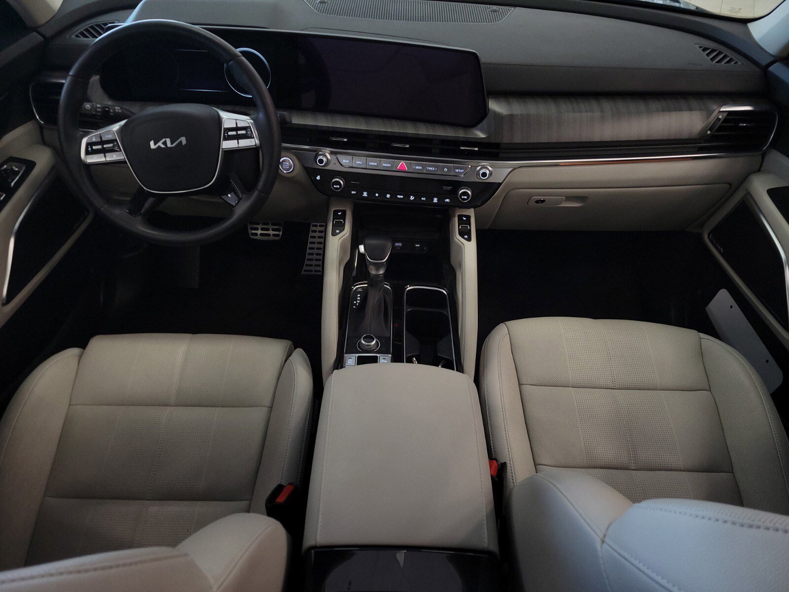 Used 2024 Kia Telluride SX w/ Towing Package image 12