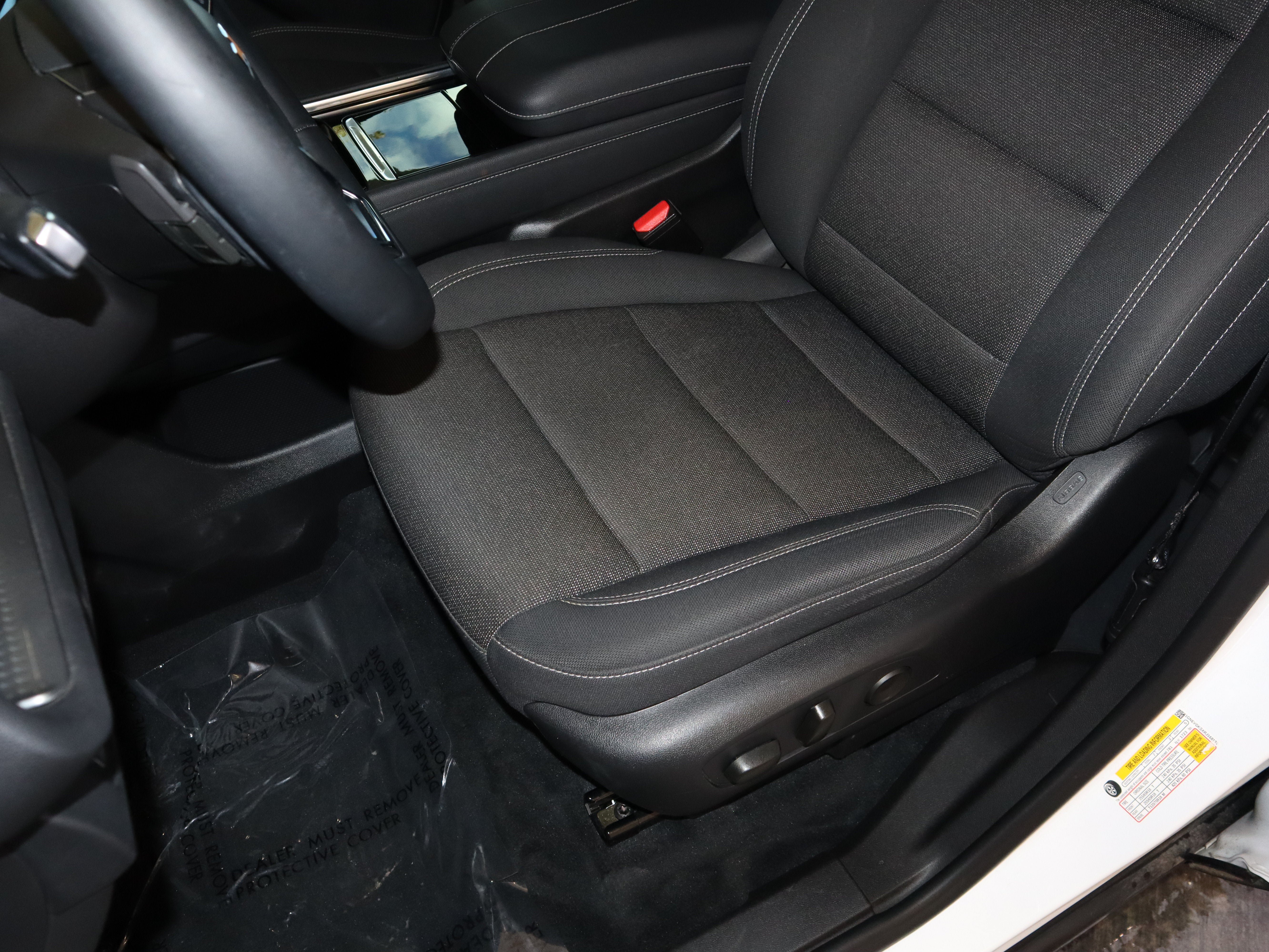 Used 2024 Chevrolet Traverse LT AWD/4WD image 32