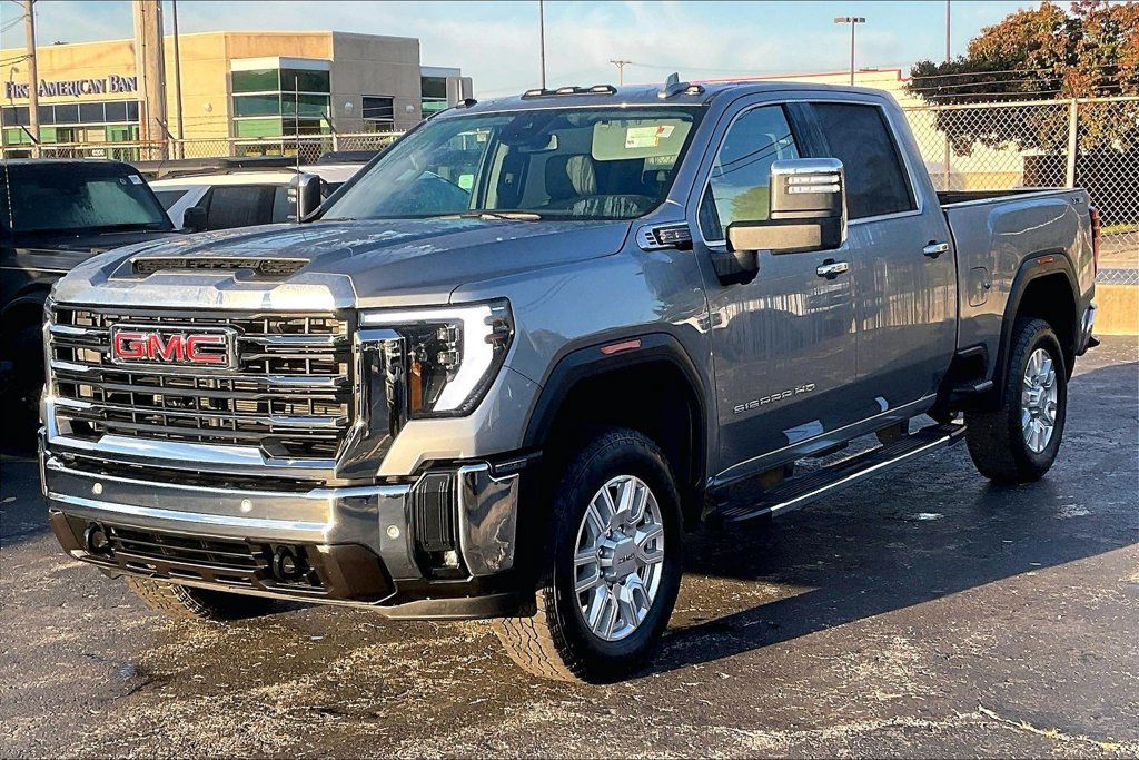 Used 2024 GMC Sierra 2500 SLT w/ SLT Premium Package AWD/4WD image 11