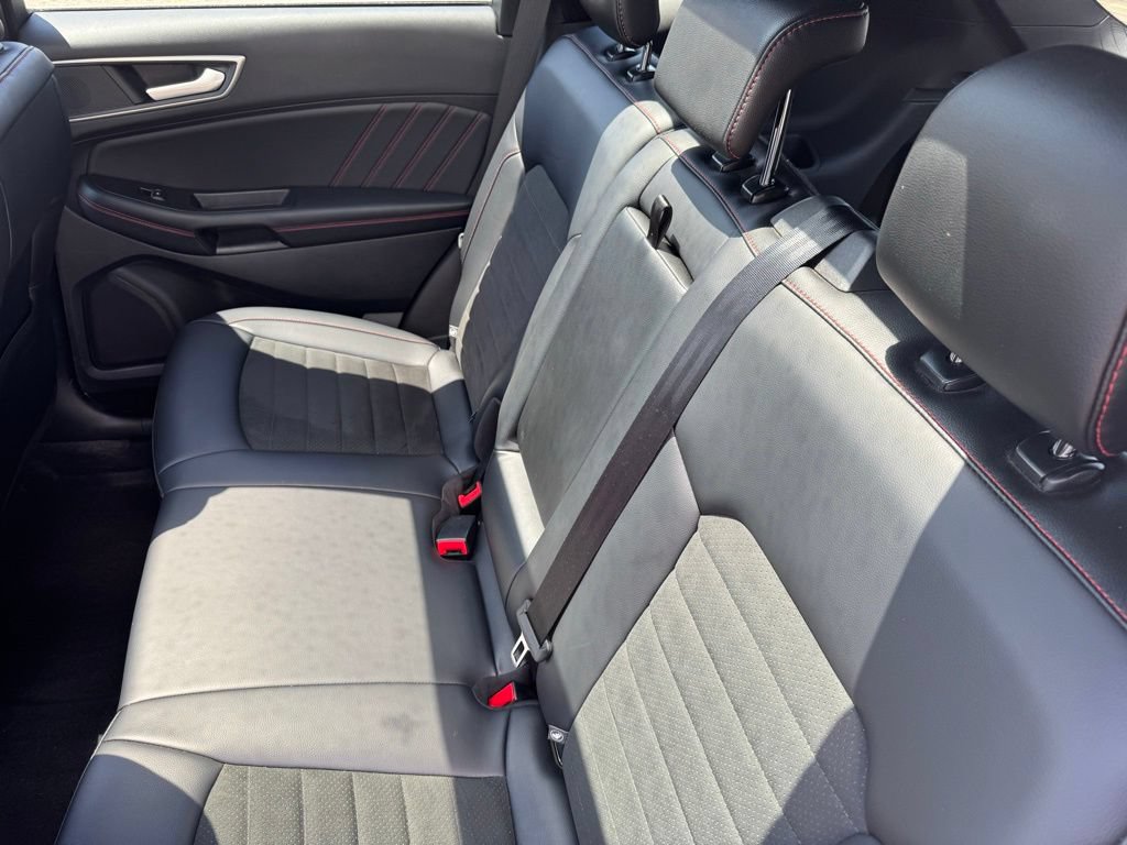 Certified 2024 Ford Edge ST-Line w/ Class II Trailer Tow Package AWD/4WD image 9