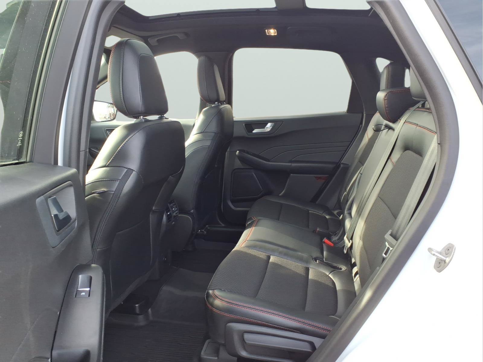 Certified 2023 Ford Escape ST-Line w/ Tech Pack #1 AWD/4WD image 10
