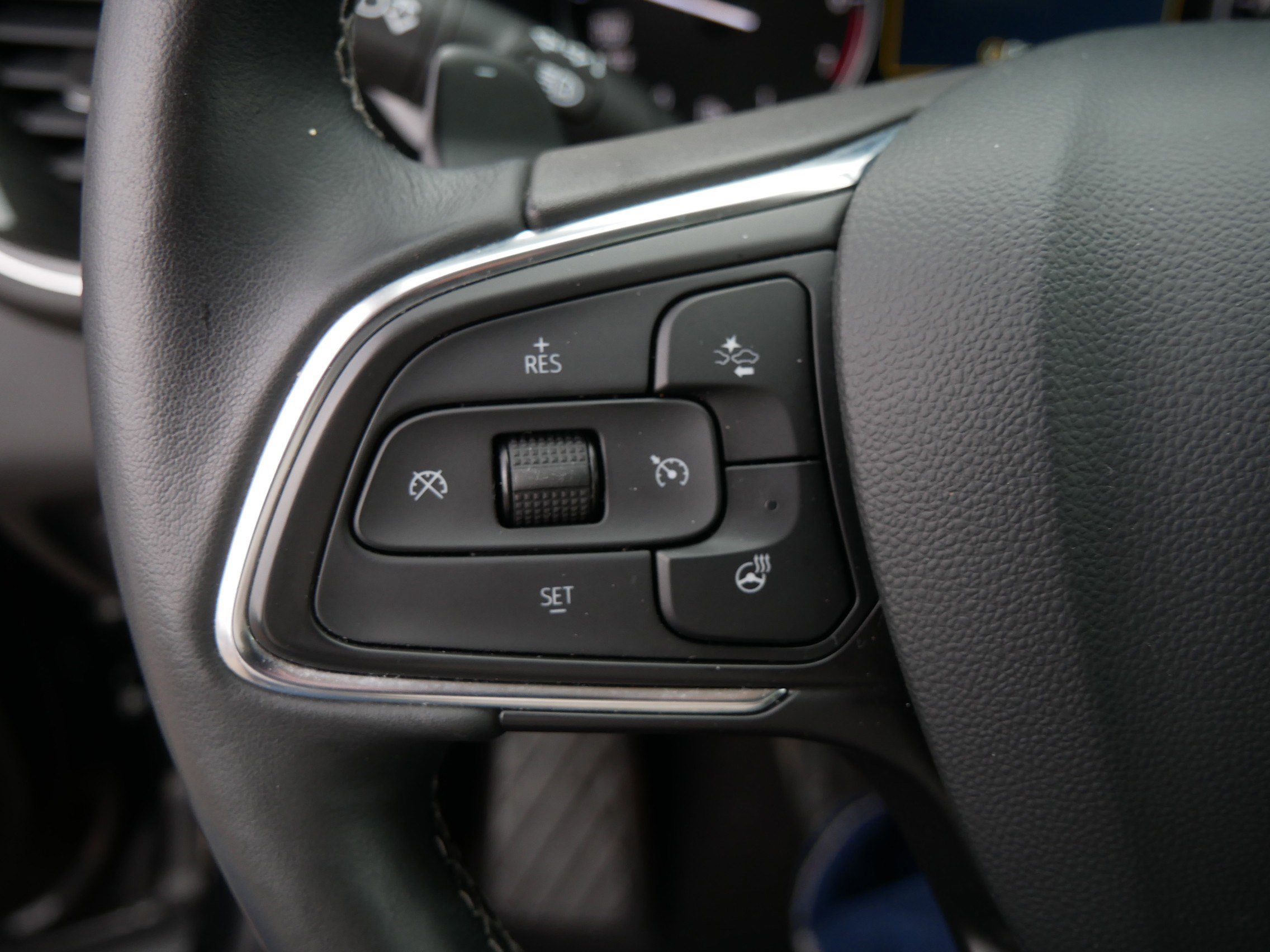 Used 2021 Buick Envision Essence w/ Technology Package I image 29