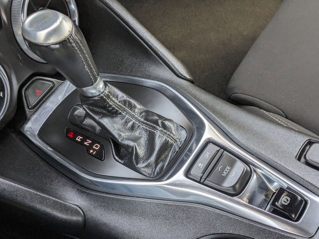Used 2020 Chevrolet Camaro LT RWD image 12