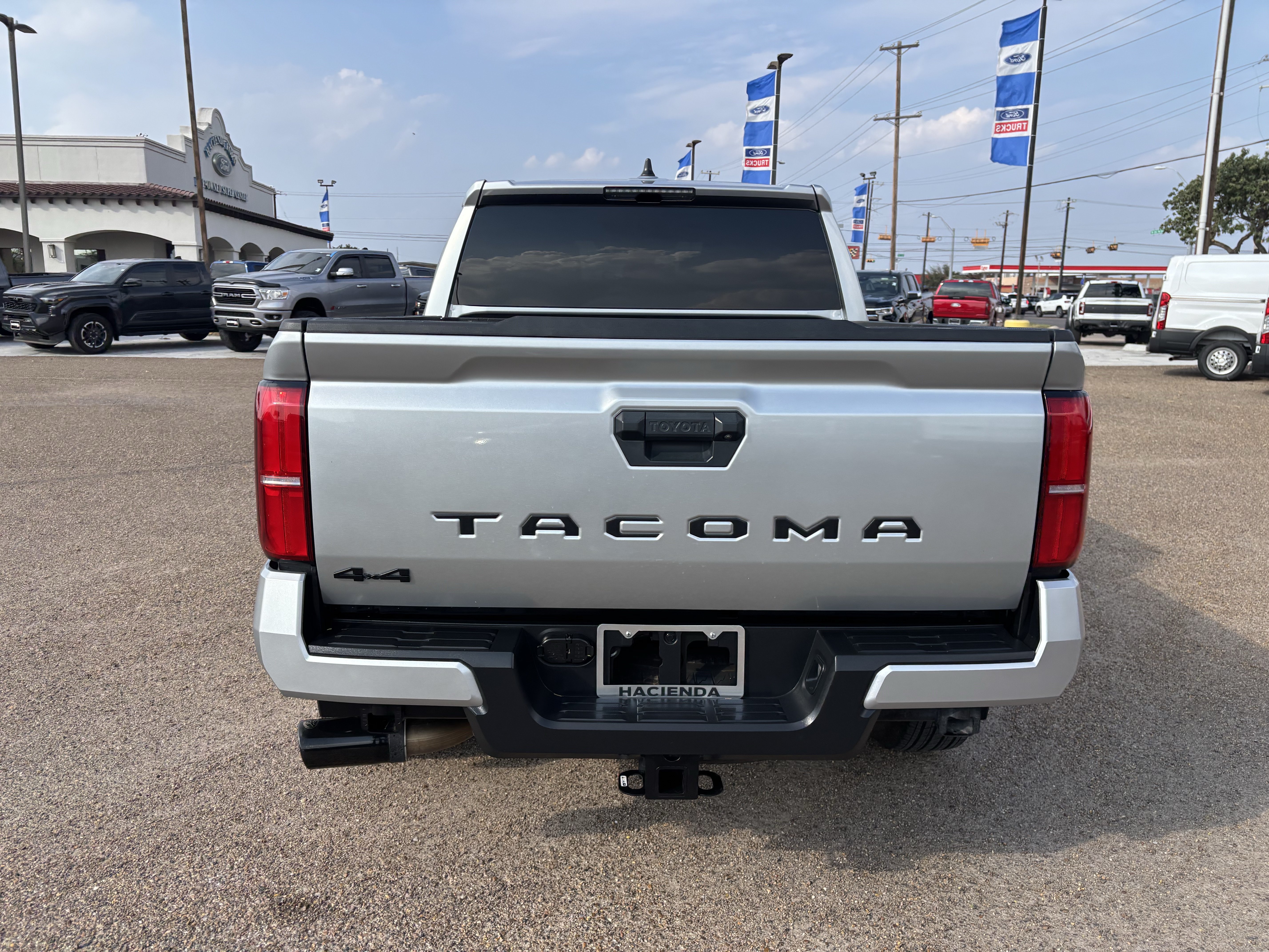 Used 2024 Toyota Tacoma TRD Sport AWD/4WD image 3