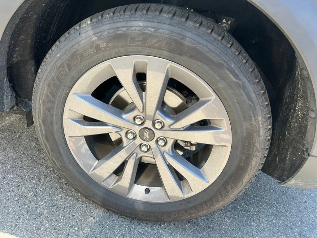 Certified 2023 Ford Explorer XLT w/ Equipment Group 202A RWD image 4