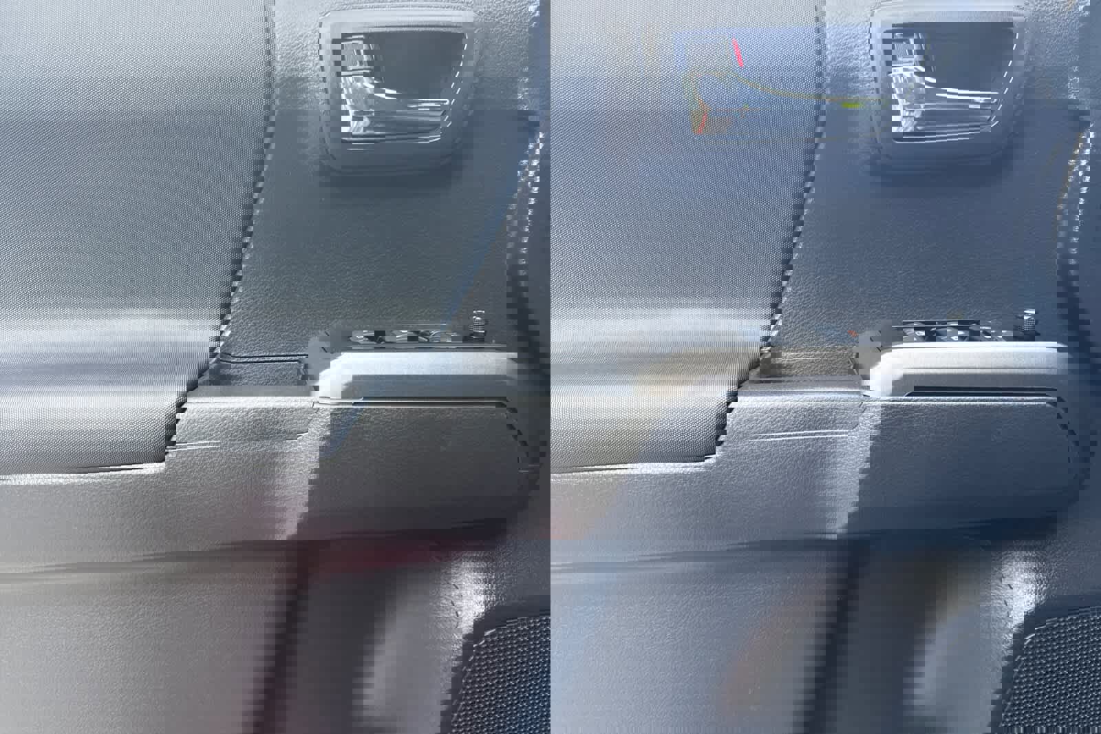 Used 2023 Toyota Tacoma TRD Off-Road AWD/4WD image 12