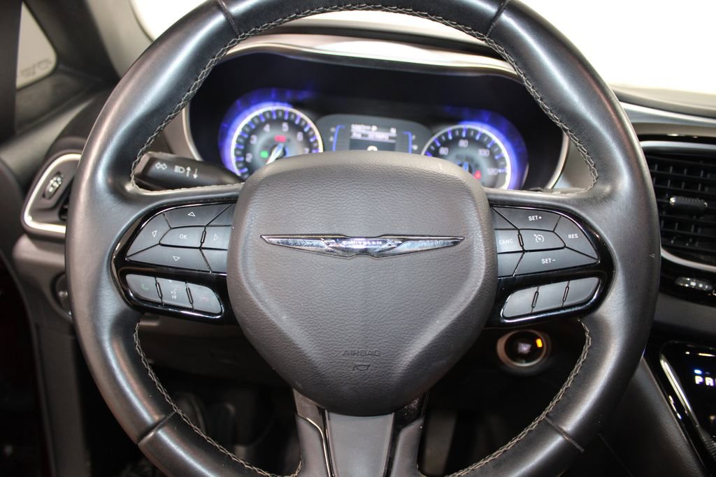 Used 2018 Chrysler Pacifica Touring-L w/ Premium Audio Group FWD image 37