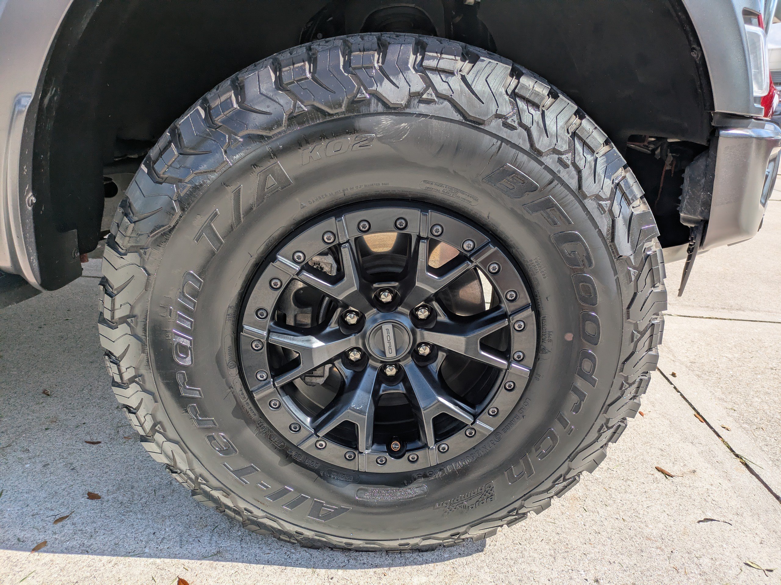 Certified 2023 Ford F150 Raptor w/ Raptor 37 Performance Package AWD/4WD image 11