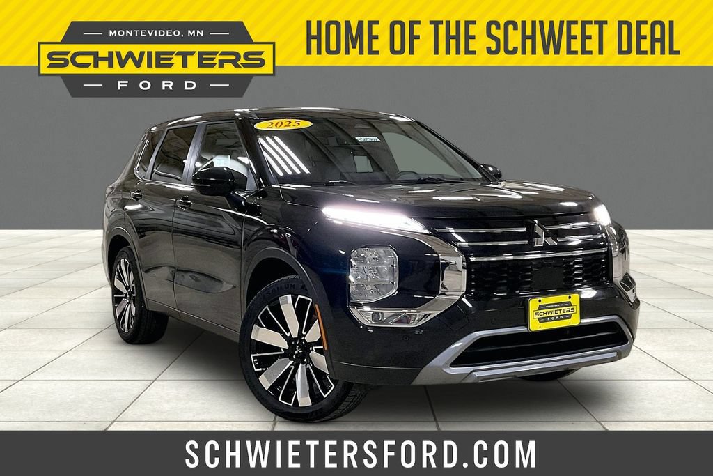 Used 2025 Mitsubishi Outlander SE