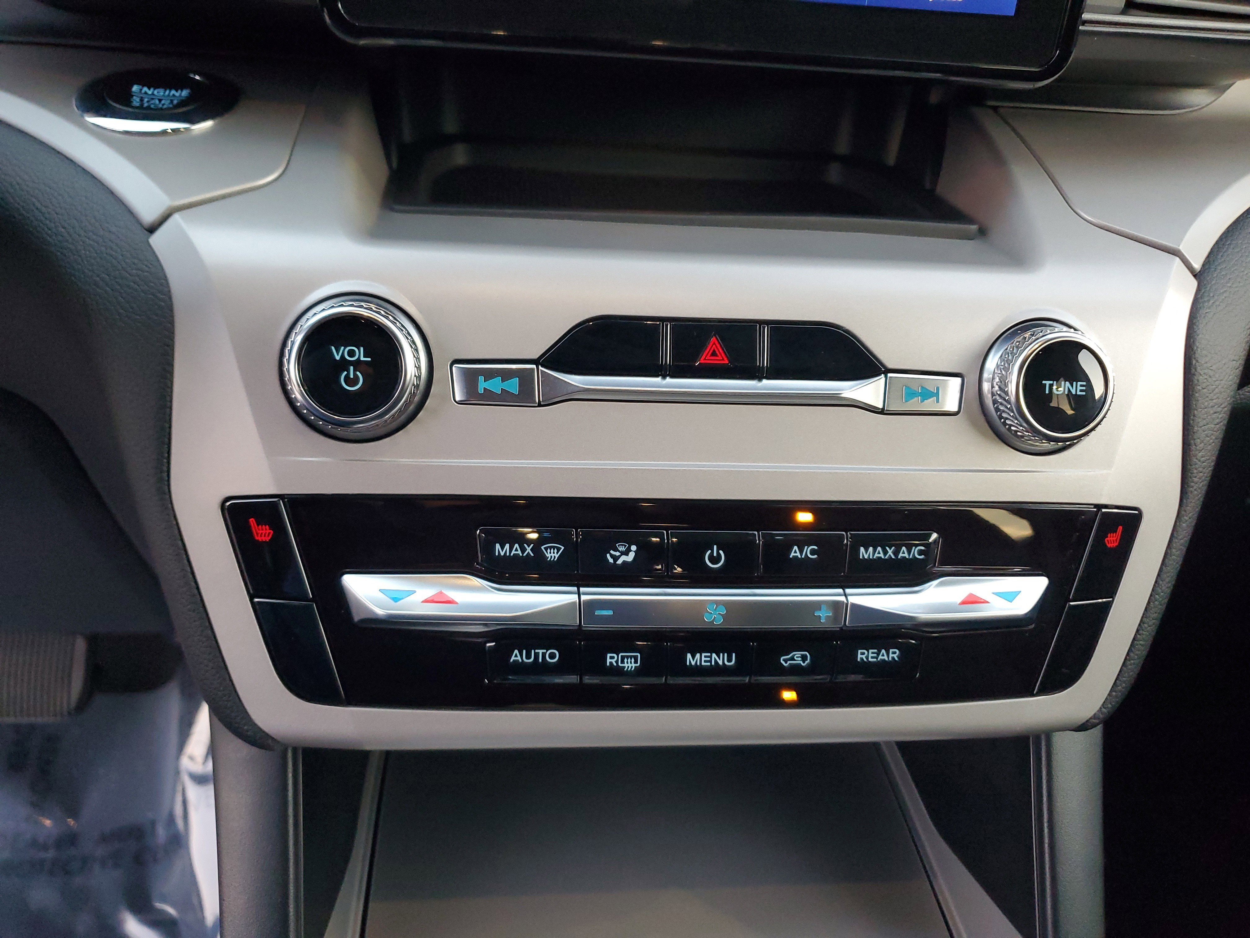 Certified 2023 Ford Explorer XLT image 25