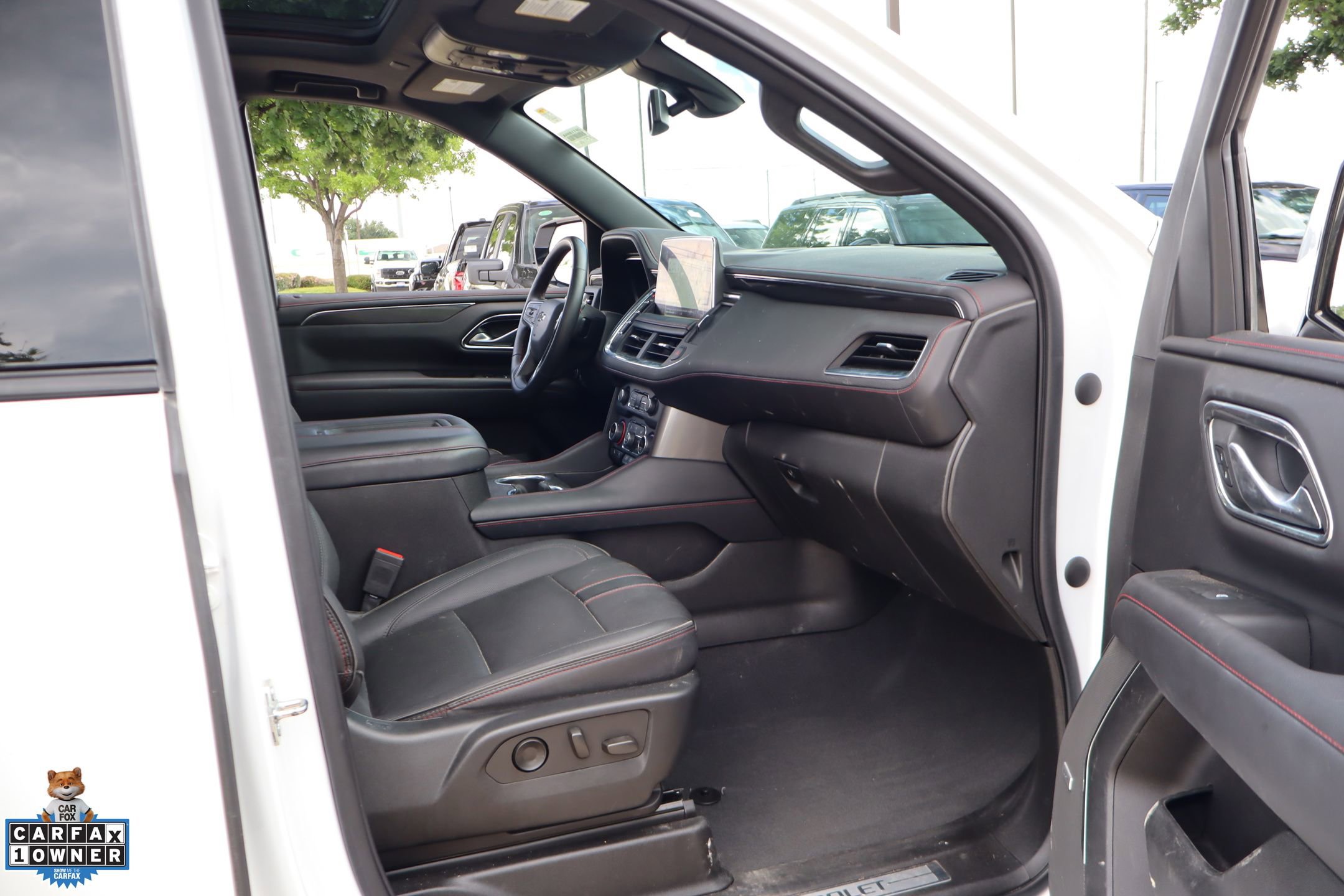 Used 2022 Chevrolet Tahoe RST w/ Luxury Package AWD/4WD image 32