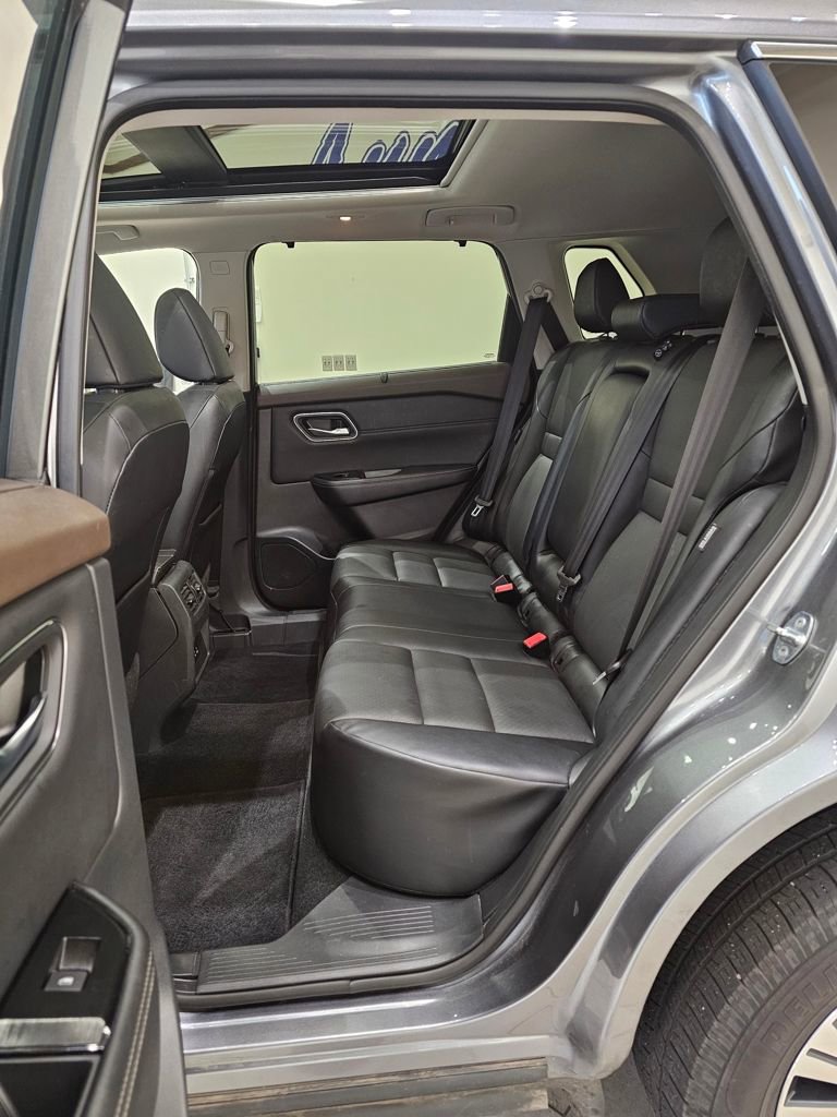 Used 2021 Nissan Rogue SV w/ Premium Package AWD/4WD image 30