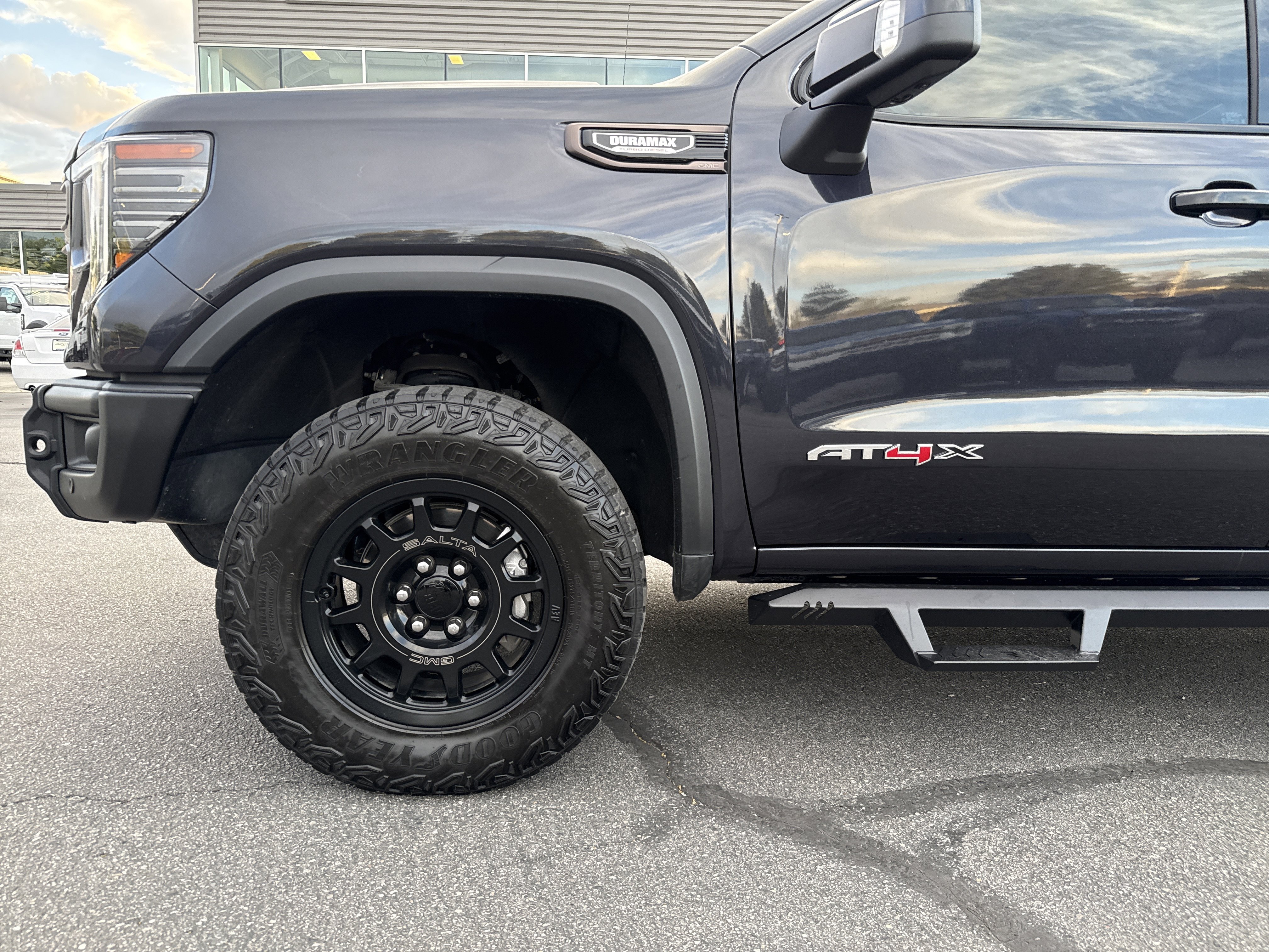 Used 2024 GMC Sierra 1500 AT4X w/ AT4X AEV Edition AWD/4WD image 9