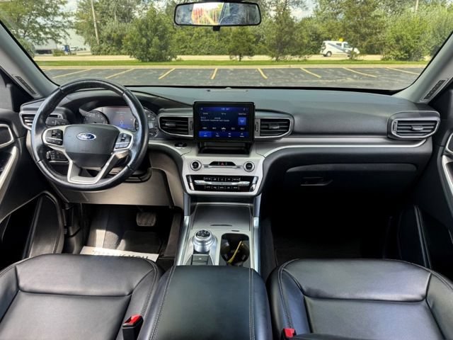 Certified 2022 Ford Explorer XLT w/ Equipment Group 202A AWD/4WD image 16