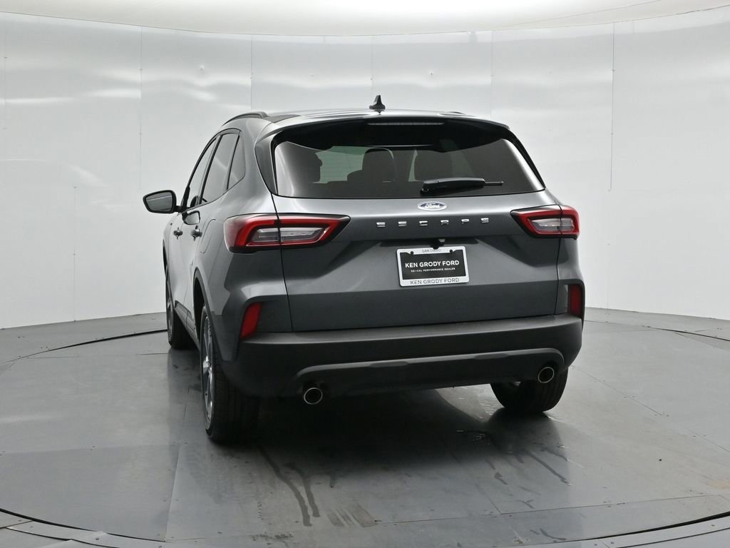 Certified 2025 Ford Escape ST-Line image 21