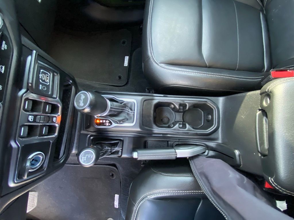 Used 2021 Jeep Wrangler Unlimited Sahara w/ Uconnect 4C Nav & Sound Group image 18