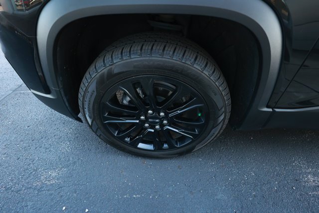 Used 2023 GMC Acadia SLE w/ Driver Convenience Package FWD image 8