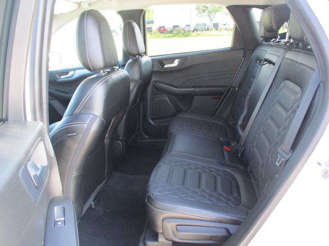 Certified 2023 Ford Escape Platinum w/ Premium Technology Package AWD/4WD image 17