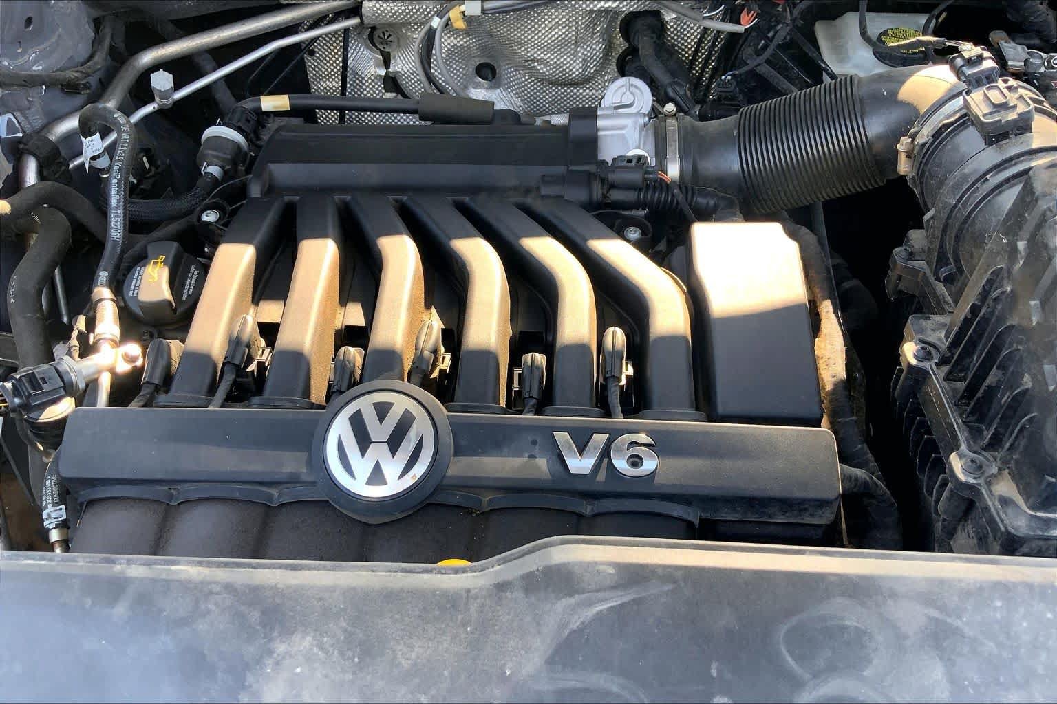 Used 2021 Volkswagen Atlas Cross Sport SE w/ V6 Towing Package FWD image 33