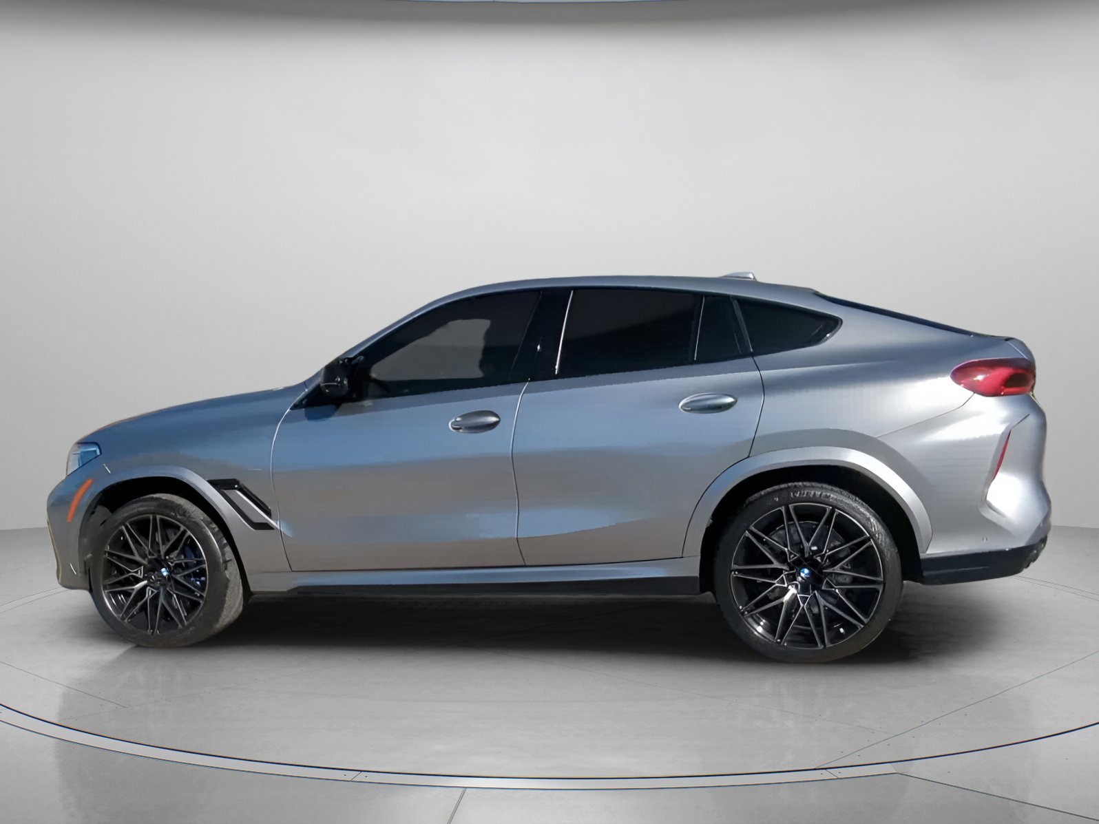 Used 2021 BMW X6 M image 9