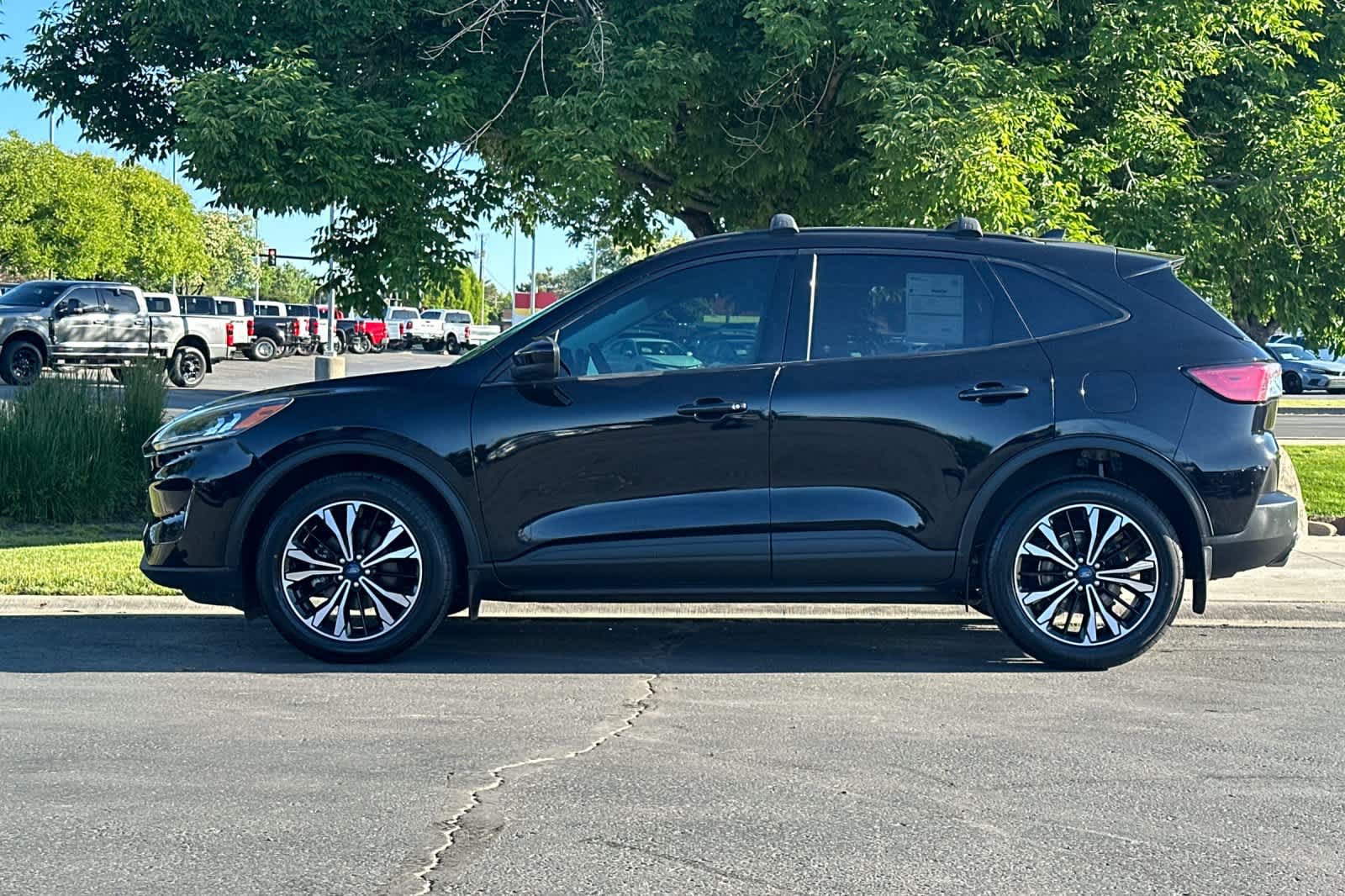 Certified 2022 Ford Escape SEL w/ SEL Stealth AWD Package image 5