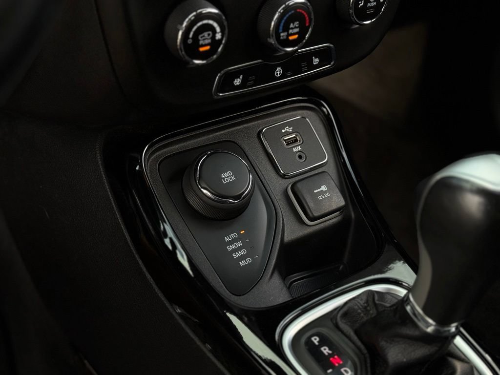 Used 2018 Jeep Compass Latitude AWD/4WD image 22