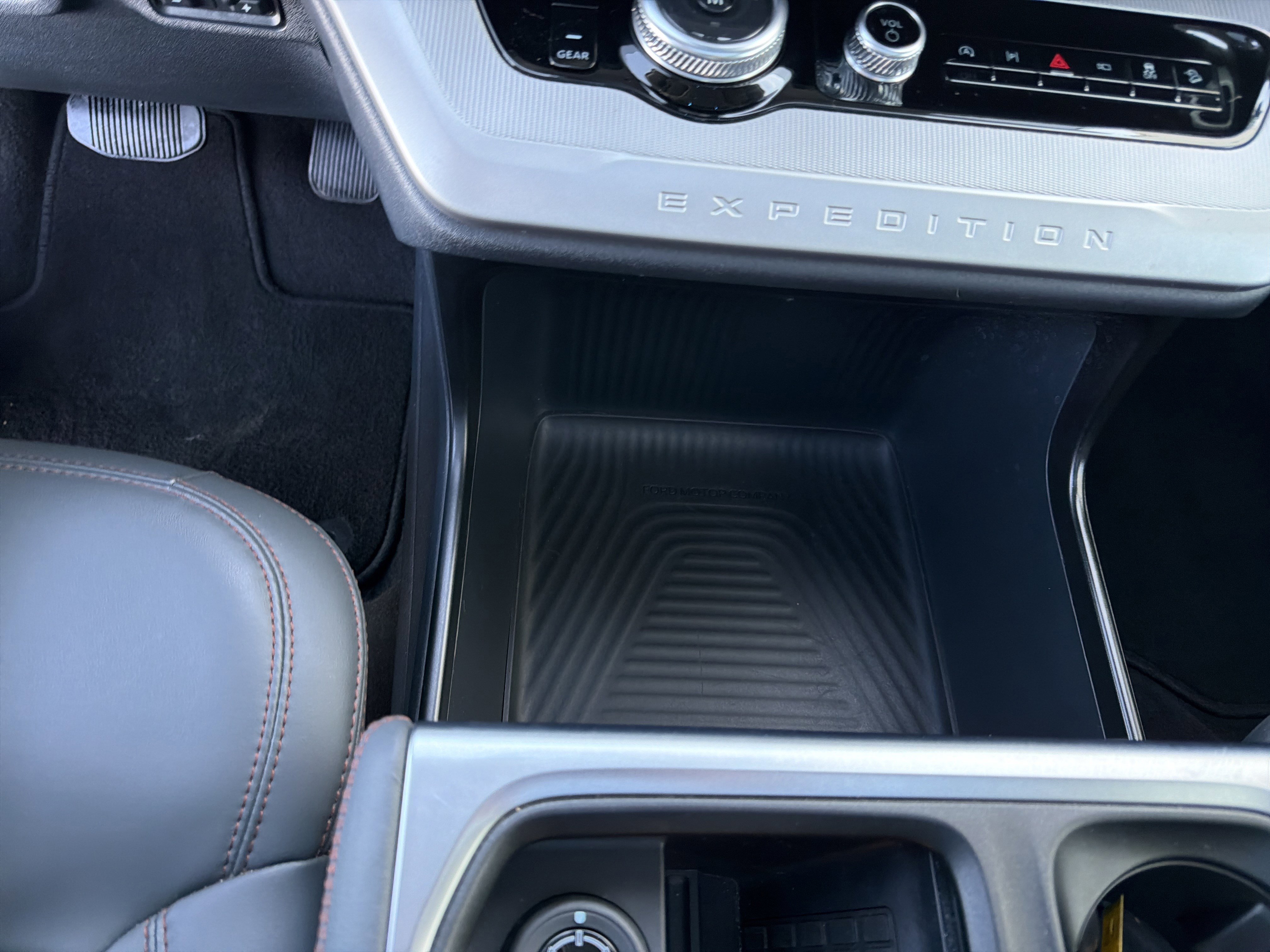 Certified 2025 Ford Expedition Active image 55