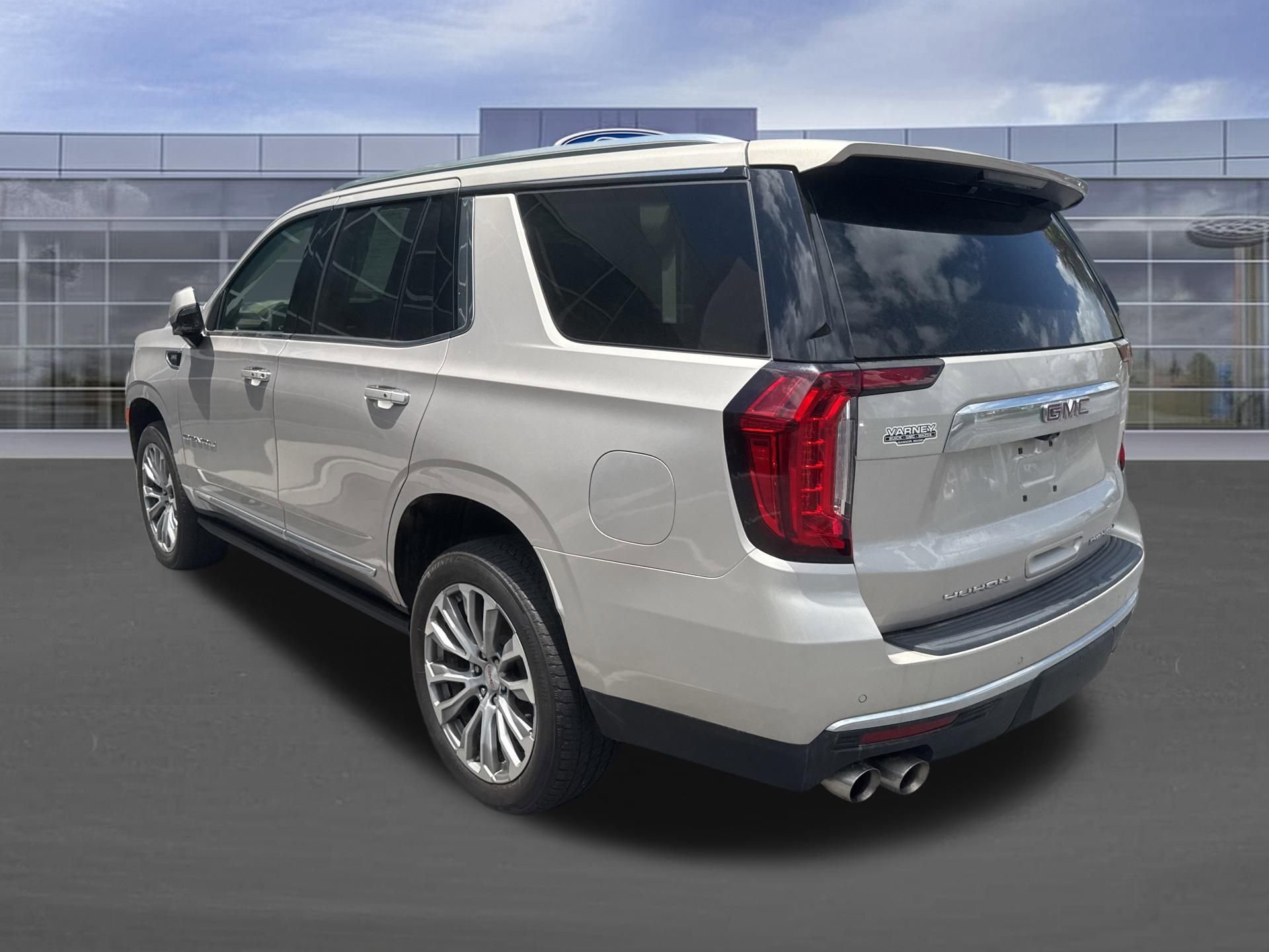 Used 2021 GMC Yukon Denali w/ Denali Premium Package AWD/4WD image 7