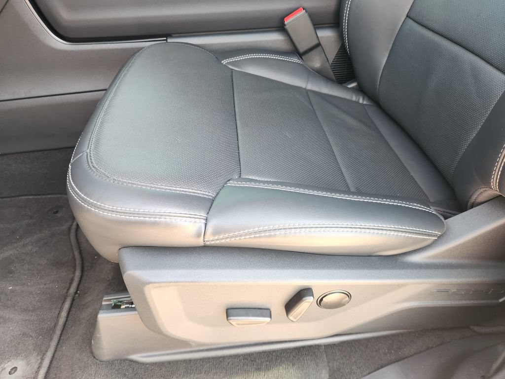 Certified 2025 Ford Expedition Platinum w/ Driver's Package AWD/4WD image 22
