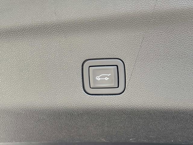 Used 2023 Chevrolet Tahoe LT w/ Luxury Package image 13