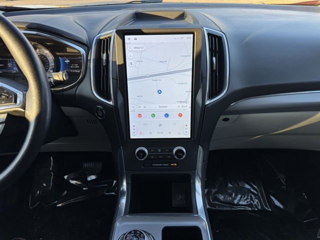 Certified 2021 Ford Edge Titanium w/ Equipment Group 301A image 7