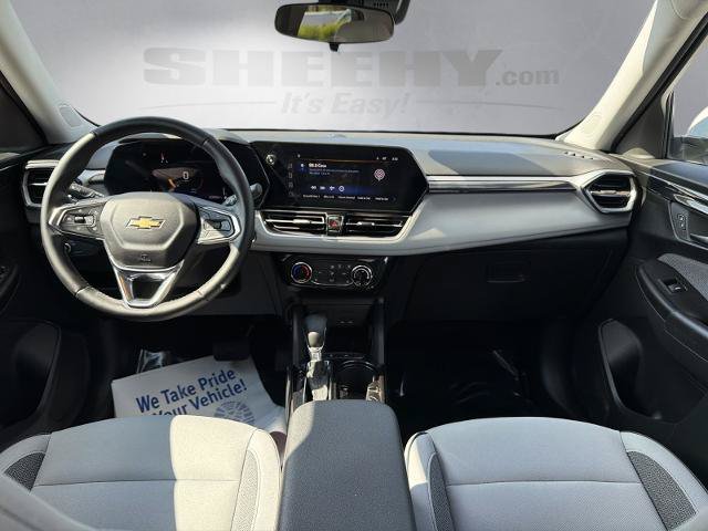 Used 2024 Chevrolet TrailBlazer LT w/ LT Cold Weather Package FWD image 3