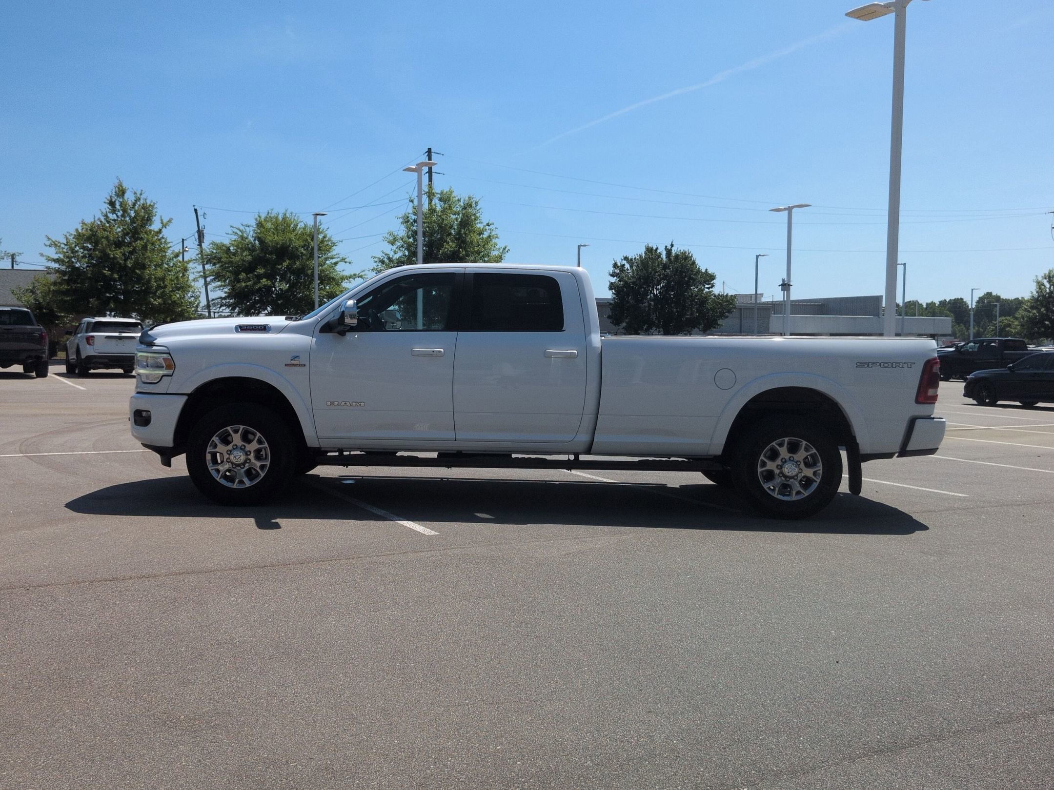 Used 2021 RAM 3500 Laramie AWD/4WD image 7