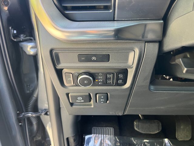 Certified 2025 Ford F150 Lariat w/ Equipment Group 501A Mid AWD/4WD image 18