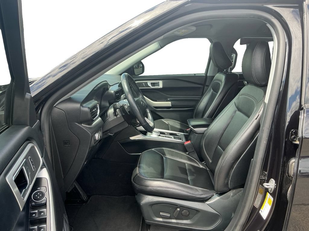 Certified 2020 Ford Explorer XLT w/ Equipment Group 202A RWD image 14