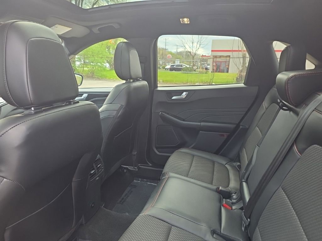 Certified 2024 Ford Escape ST-Line w/ Tech Pack #1 image 17