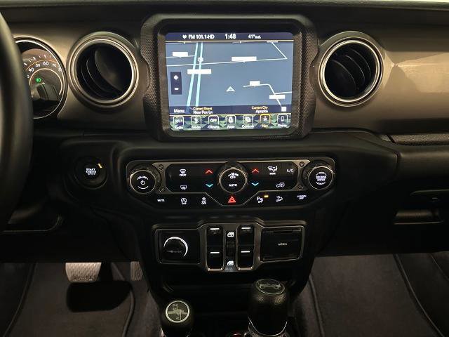 Used 2018 Jeep Wrangler Unlimited Sahara image 24