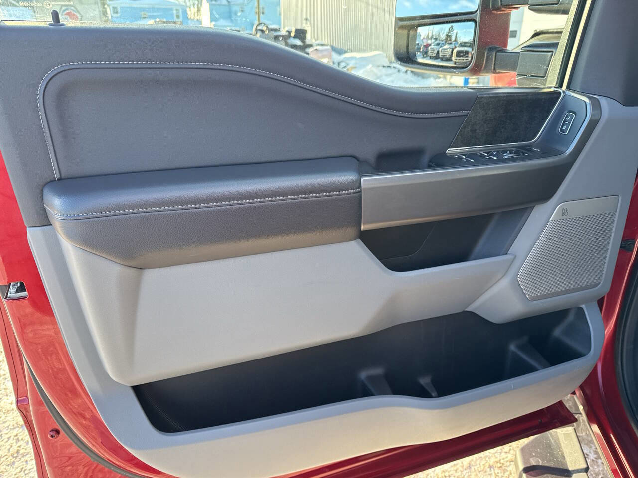 Certified 2025 Ford F350 XLT w/ Black Appearance Package image 32