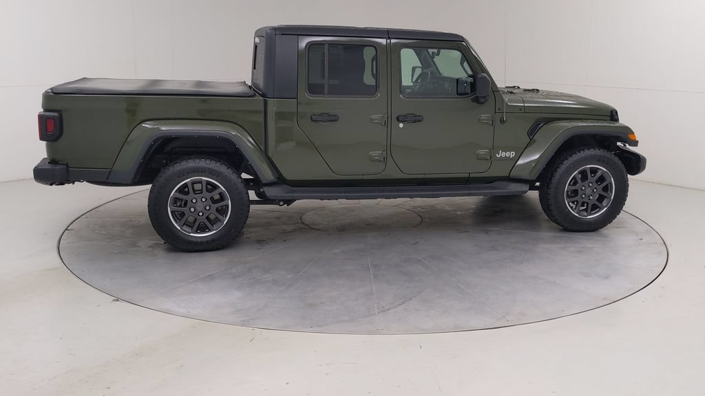 Used 2022 Jeep Gladiator Overland w/ Dual Top Group AWD/4WD image 12