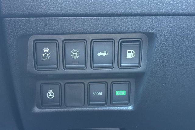 Used 2019 Nissan Rogue SV w/ Premium Package image 32