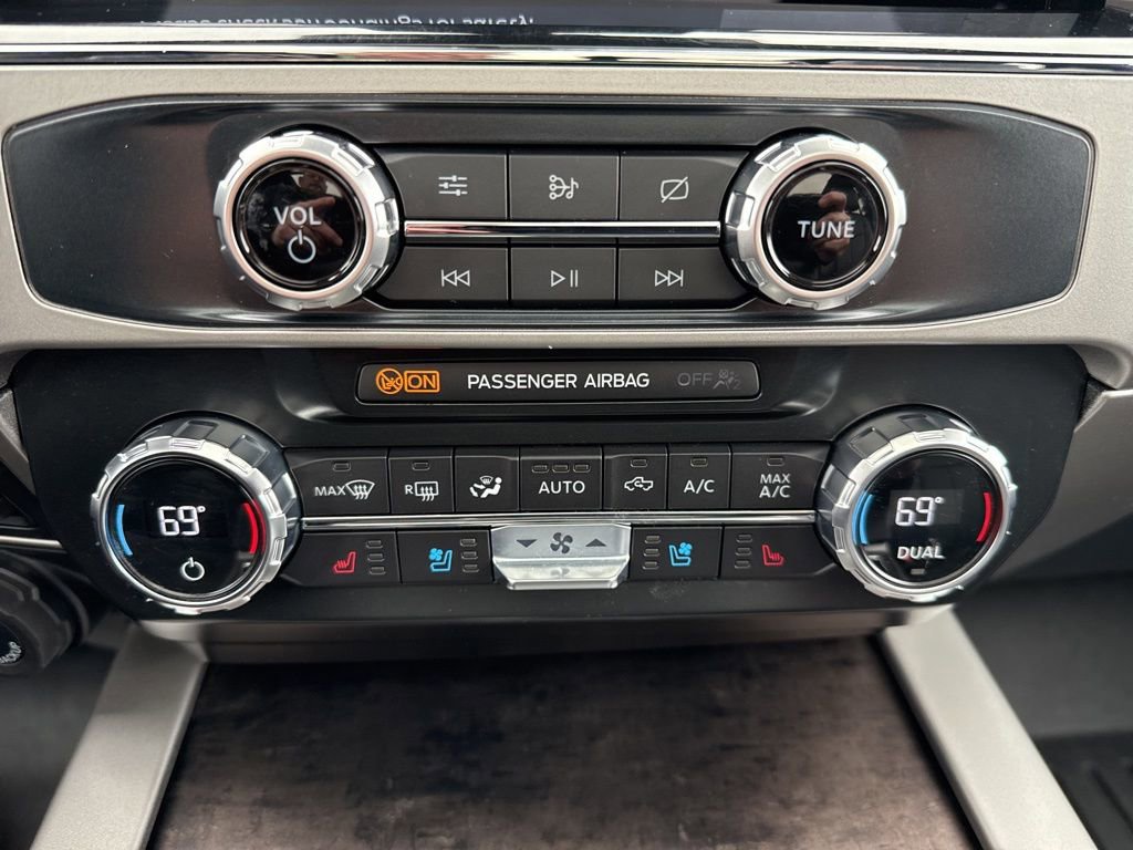 Certified 2022 Ford F350 Lariat w/ Lariat Ultimate Package image 29