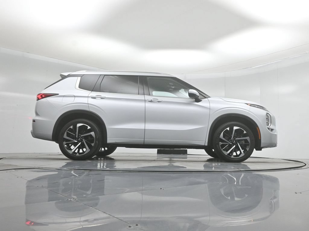Used 2024 Mitsubishi Outlander SEL FWD image 45