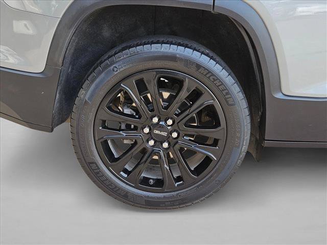 Used 2023 GMC Acadia SLE w/ Driver Convenience Package FWD image 18