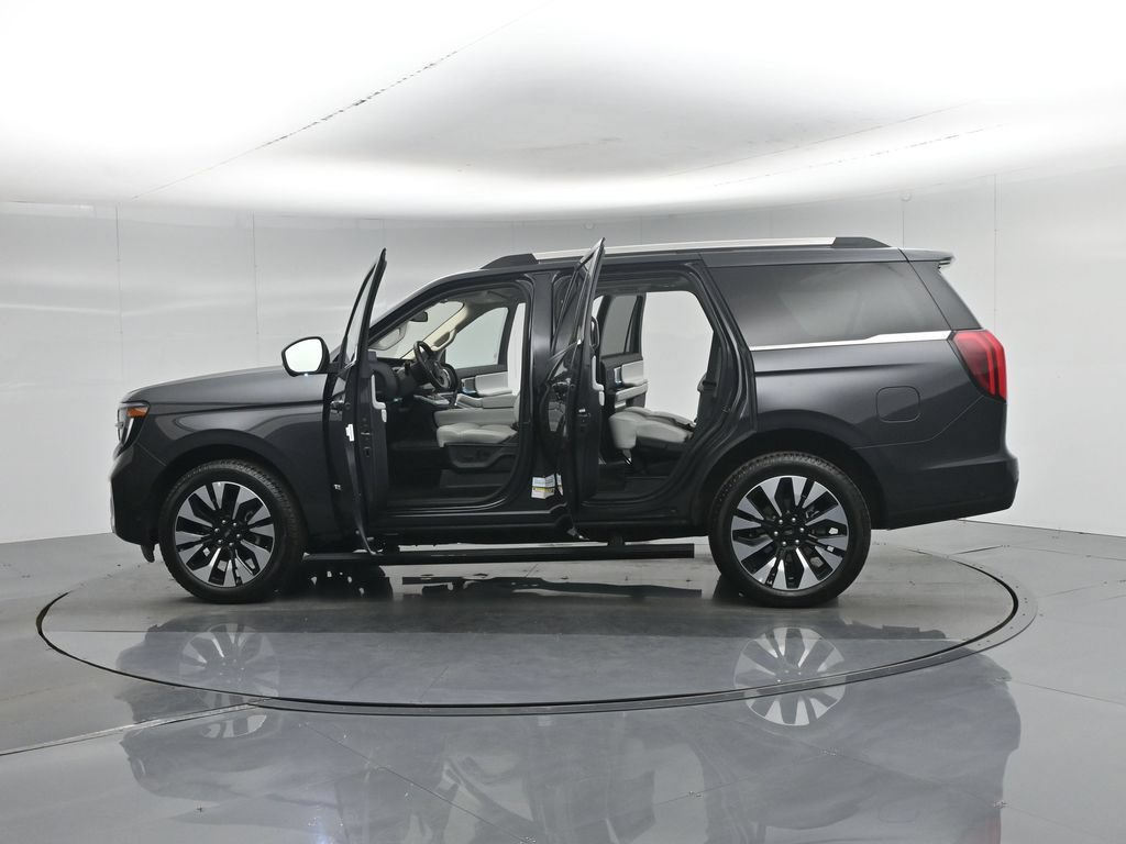 Certified 2025 Ford Expedition Platinum w/ Driver's Package AWD/4WD image 41