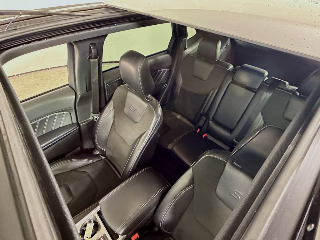 Certified 2022 Ford Edge ST w/ Equipment Group 401A image 10