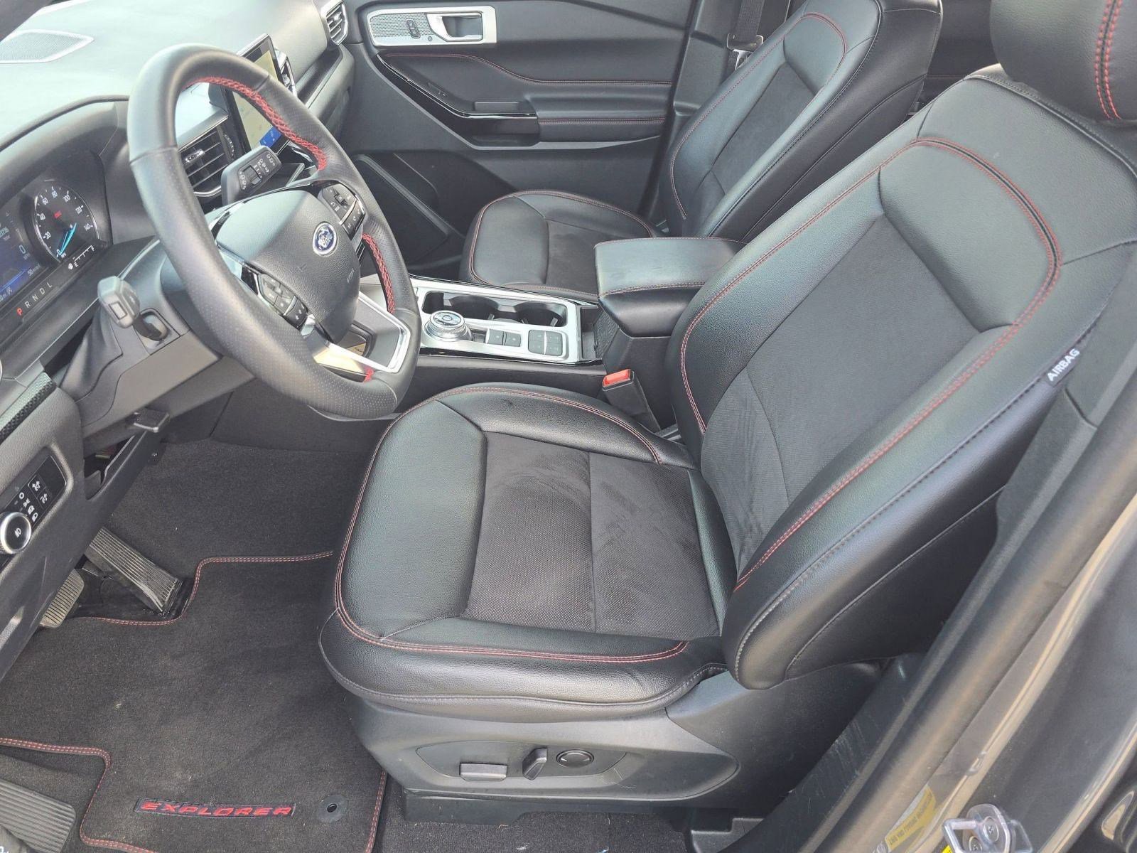 Certified 2024 Ford Explorer ST-Line w/ Class IV Trailer Tow Package image 5